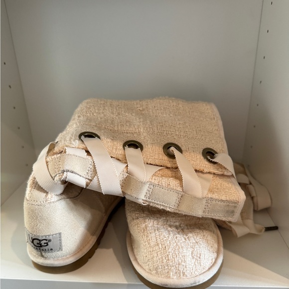 Uggs- Authentic - bought at Nordstrom several years ago during a spring sale. - Picture 5 of 9